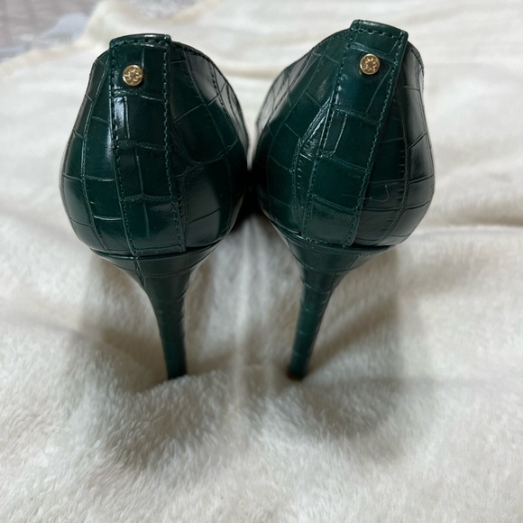 BCBGeneration heels green with gold - Picture 7 of 11